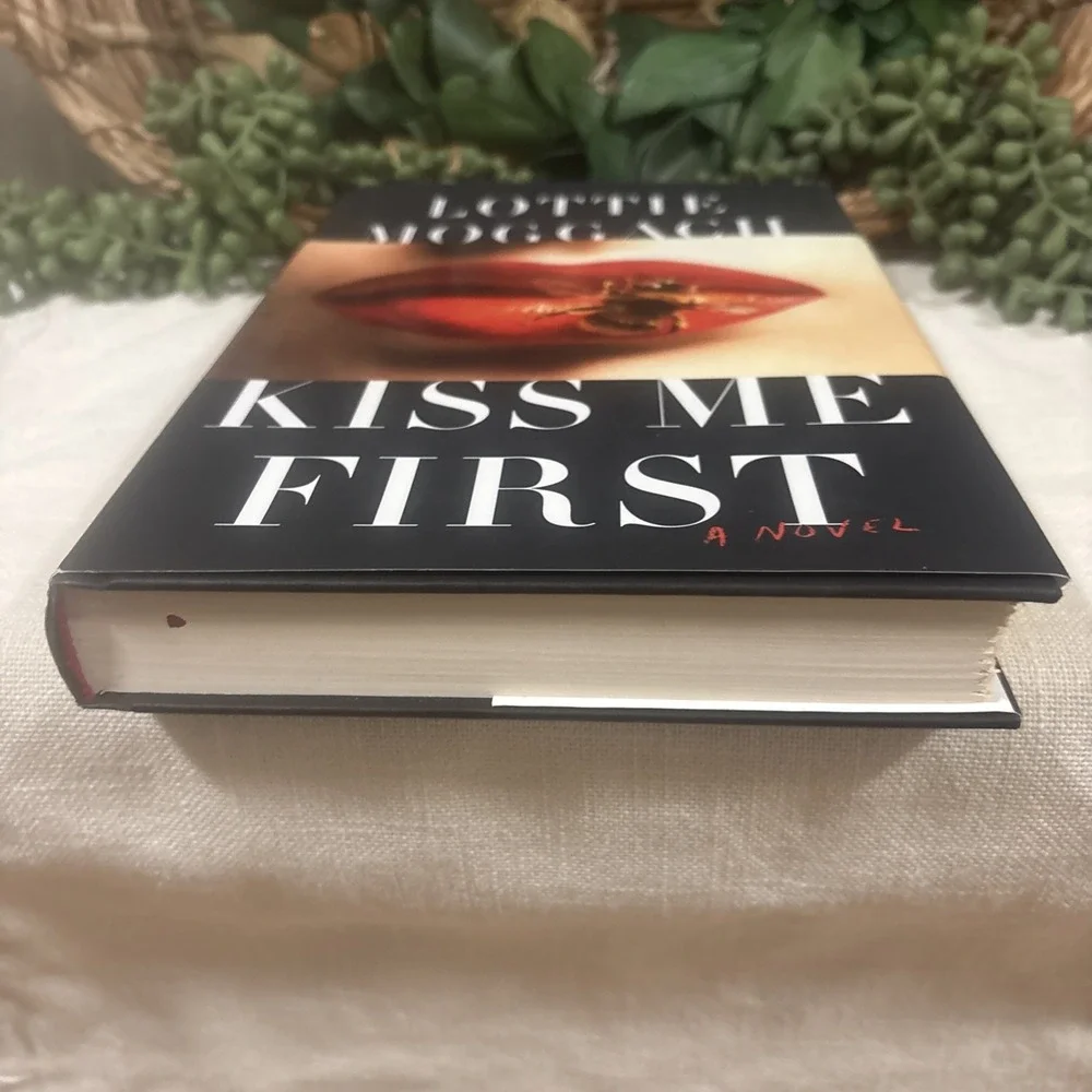 Kiss Me First by Lottie Moggach 2013, Hardcover First Edition Memorable Novel